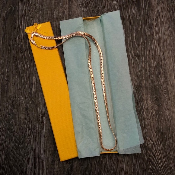 Stunning Rose Gold Chain - Picture 8 of 8